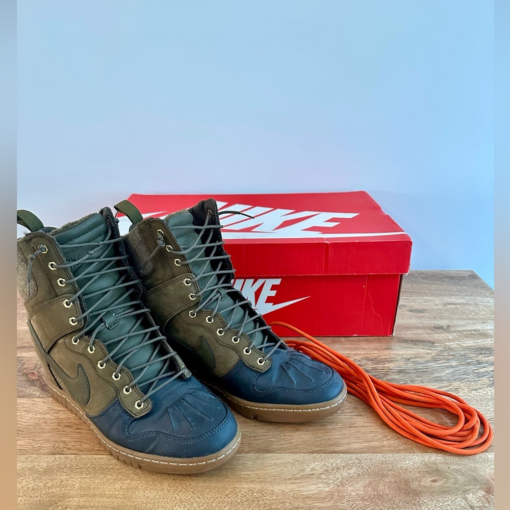 Nike High-Top Sneakers in Olive and Black